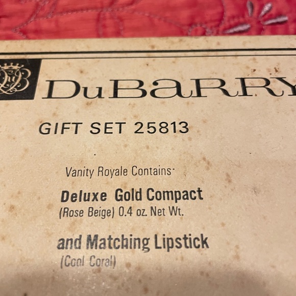 Vintage Dubarry makeup Gift set Gold Compact and Lipstick Set Never used - Picture 3 of 14